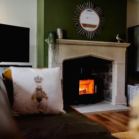 Luxury 4 Bed Dales Retreat Private Walled Garden Ensuite Sleeps 8 Superking 1 Double 2 King 1 Feriehus