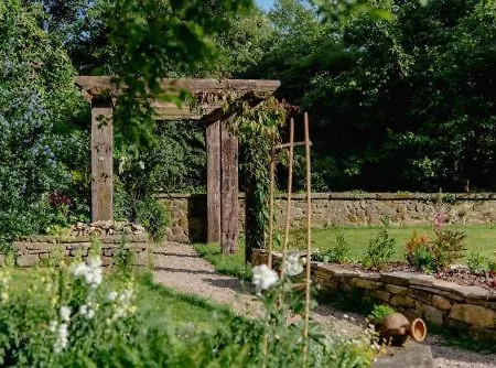 Luxury 4 Bed Dales Retreat Private Walled Garden Ensuite Sleeps 8 Superking 1 Double 2 King 1 Feriehus Embsay