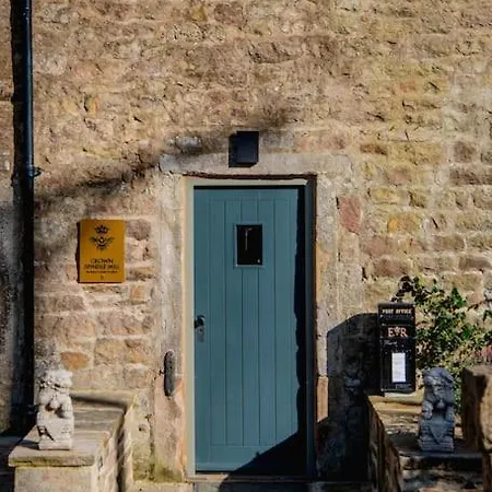 Holiday home Luxury 4 Bed Dales Retreat Private Walled Garden Ensuite Sleeps 8 Superking 1 Double 2 King 1 *